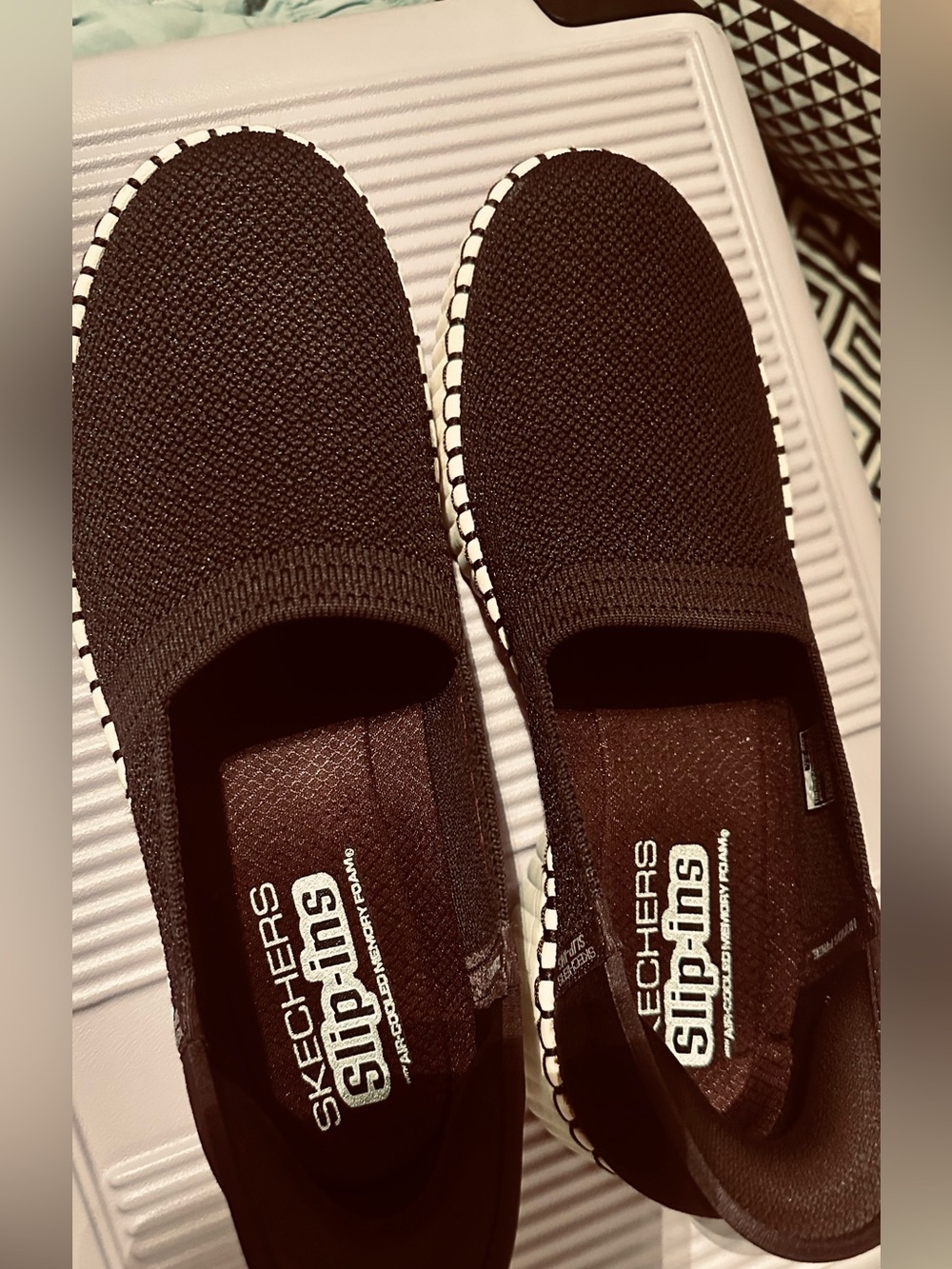 Womens Slip-On Knit Sneakers in dark burgundy colour - Picture 2 of 3
